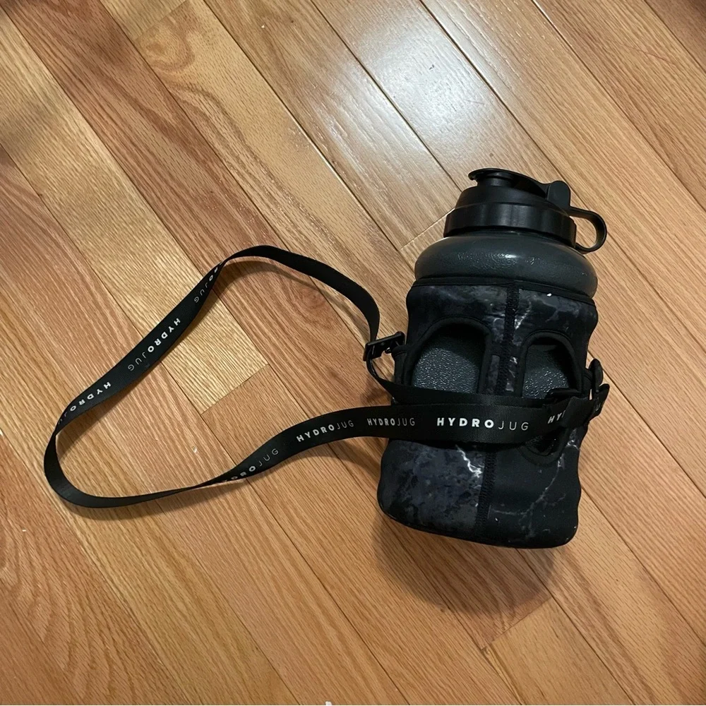 HydroJug Marble Print Carrying Sleeve Bottle Holder 73 oz - Picture 3 of 4